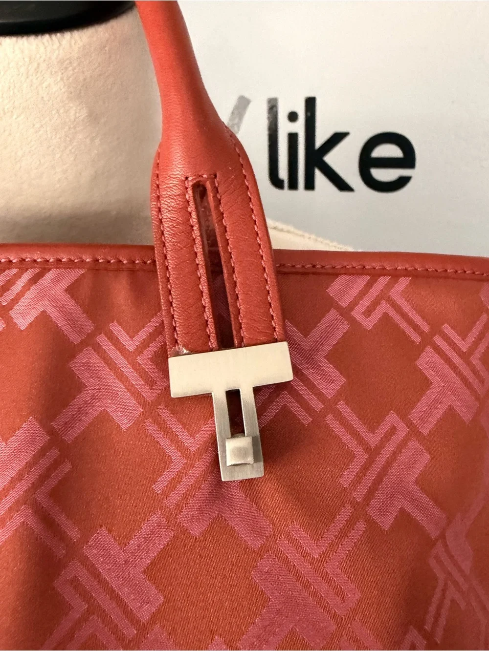 Gorgeous Tumi Signature Collection Large Tote with Leather Trim